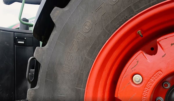 Low pressure Firestone Maxi traction IF tyre