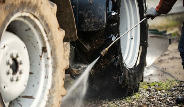 10 check-up points for your tractor tyres in 10 minutes