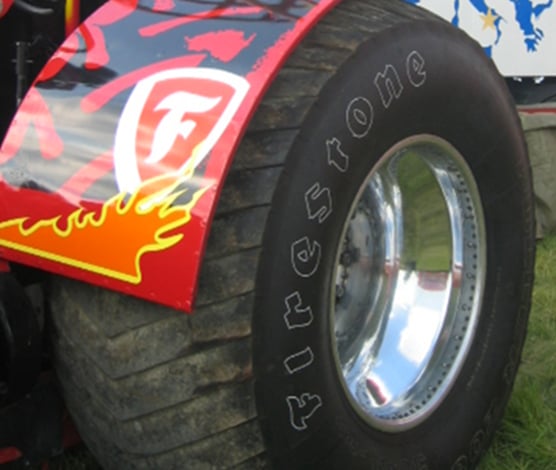 Tyre bolted to the rim to avoid rotation during pulling competitions