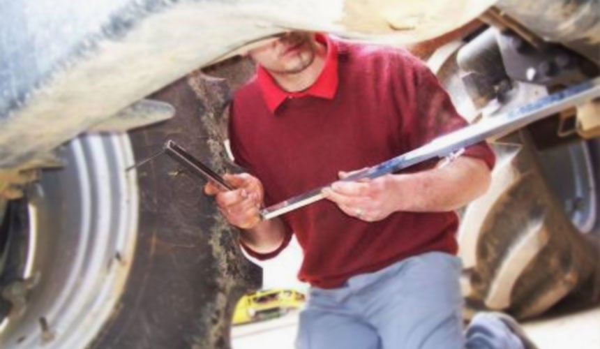 Checking tractor tyre parallelism