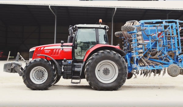 How does load transfer impact the rear tyres of a tractor?