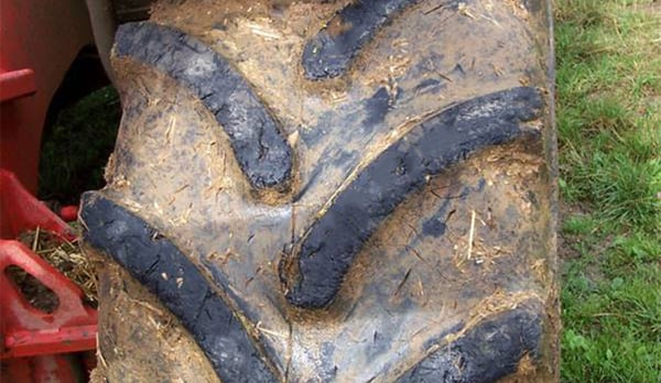 Cuts on the inner tread structure