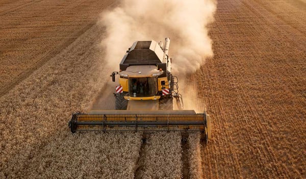 Wider agricultural tyres for a faster harvest