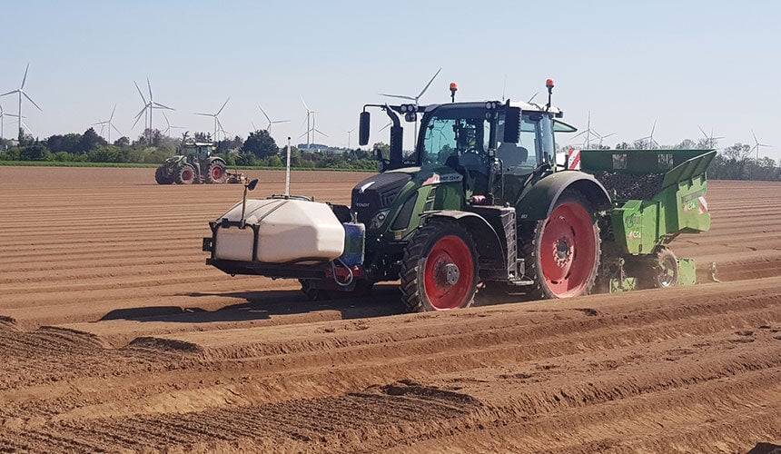 Narrow tyres with a steel belt for potato sowing