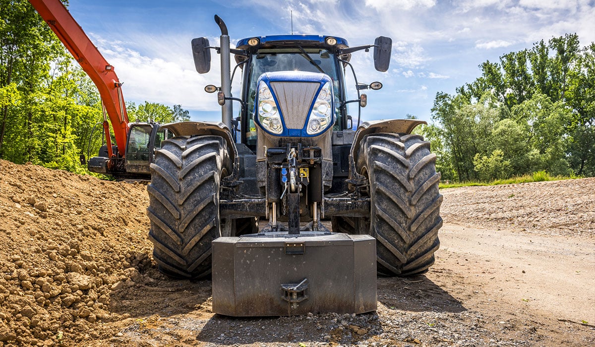 Use of agricultural tyres for civil engineering work